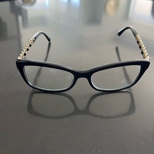 Chanel frames with a reading glass lens. Chaim link style. 💯 authentic.